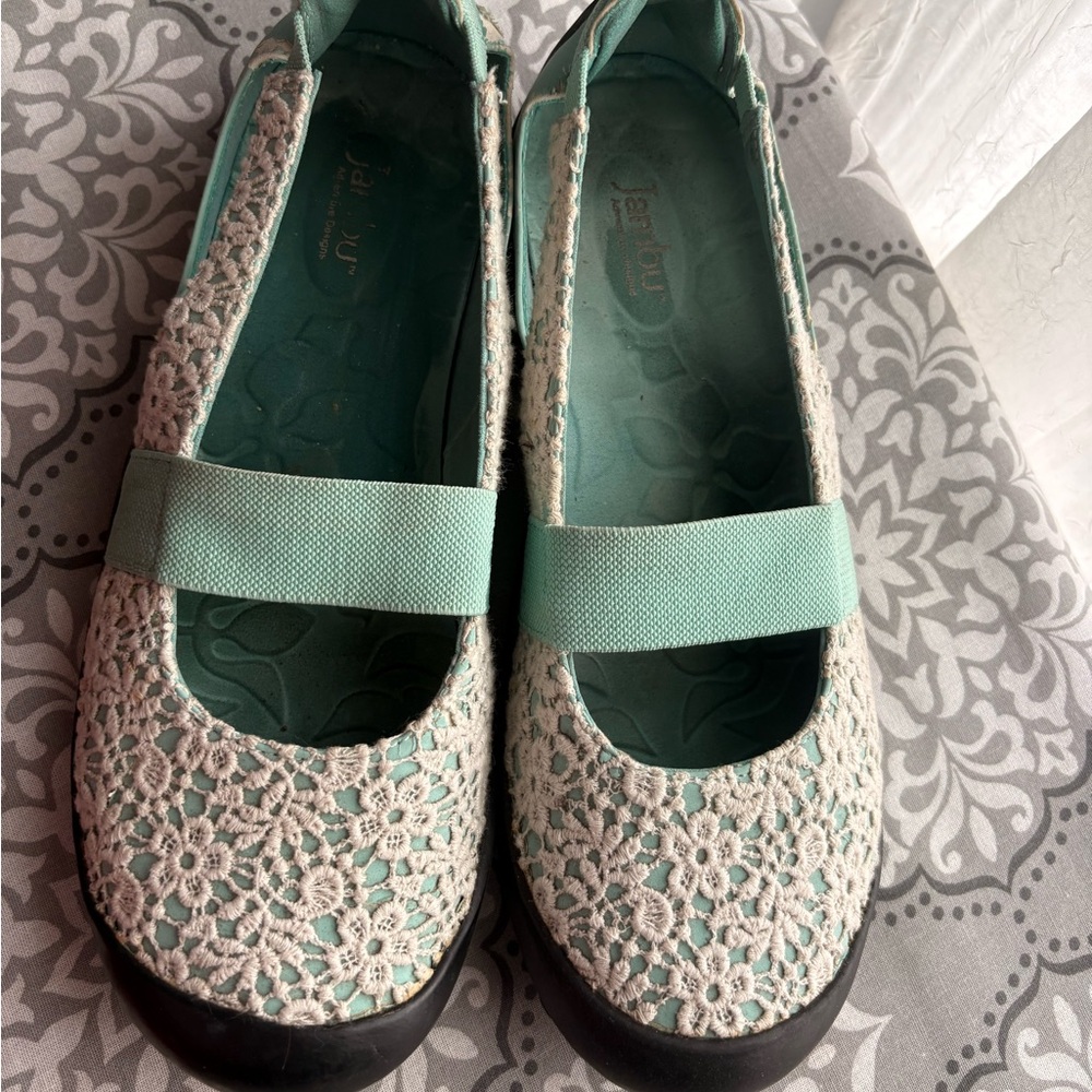 Jambu Mint and Cream Lace Mary Jane Flats